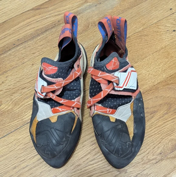 La Sportiva Solution - Women's Climbing Shoes - Picture 2 of 16